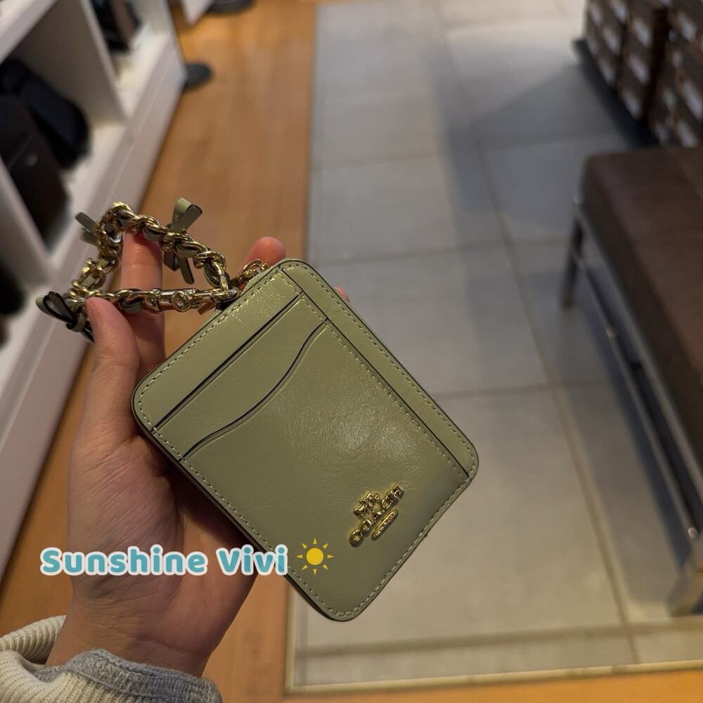 NWT Coach Zip Card Case With Bows CEC13 crinkle leather LIGHT PISTACHIO - Picture 2 of 7